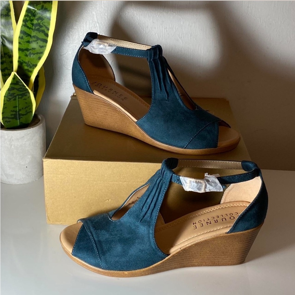 Journee Collection‎ Teal Wedge Sandals